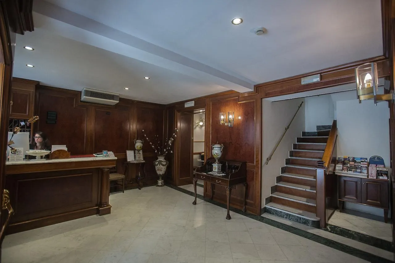 Hotel Grifo Rom 3*,